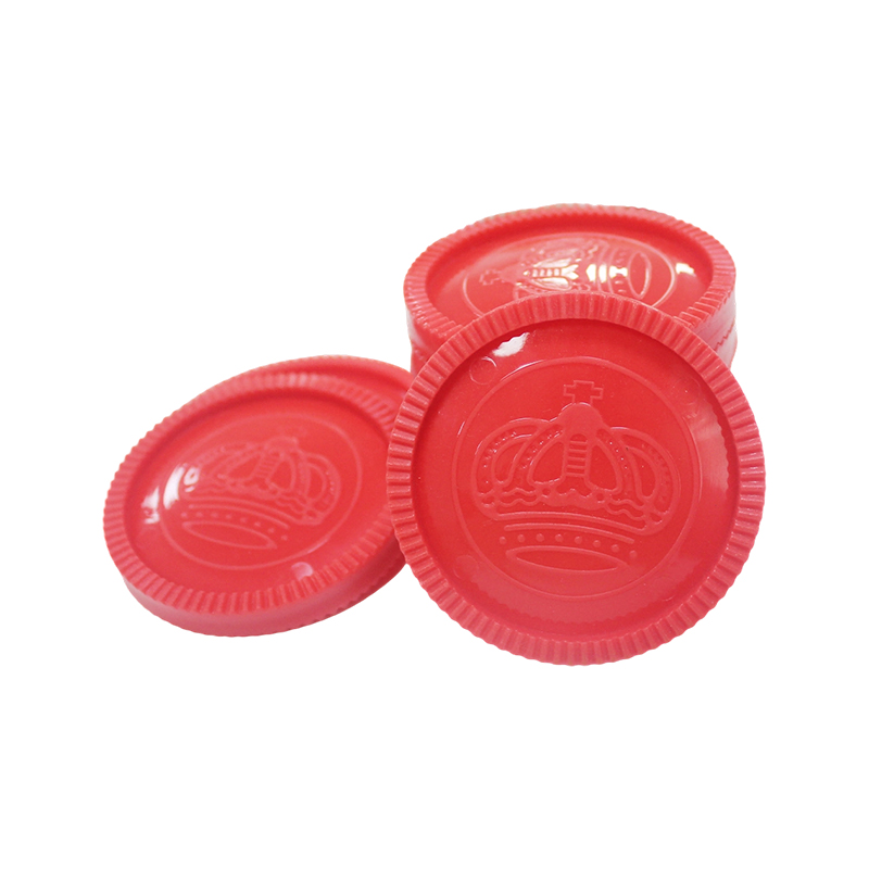 Peças de xadrez de plástico vermelho e preto