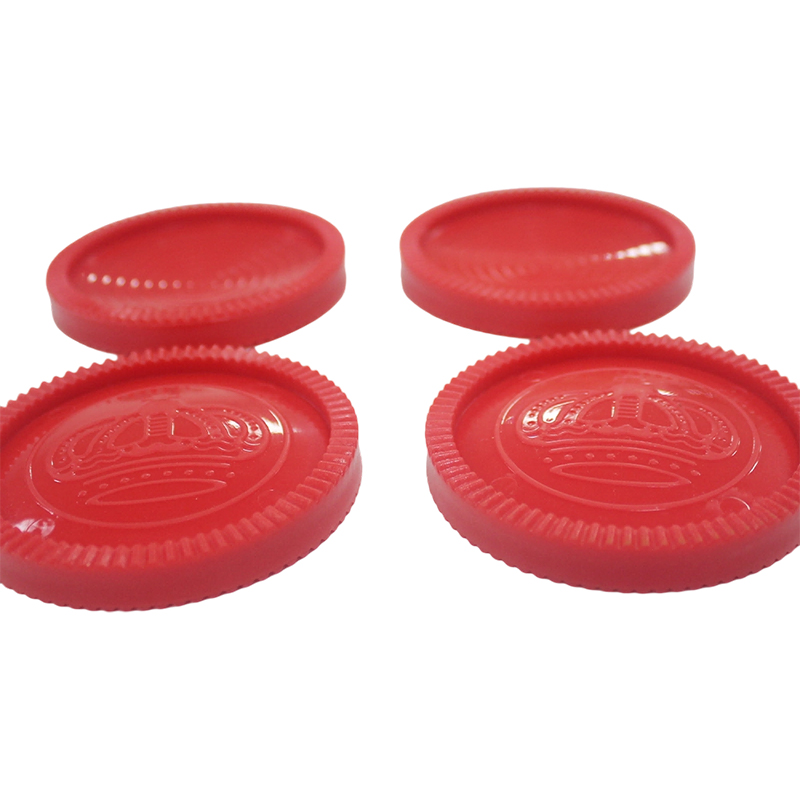 Peças de xadrez de plástico vermelho e preto