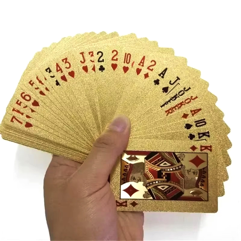 Cartas de jogar banhadas a ouro