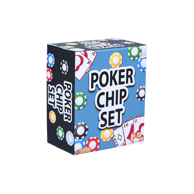 Completo com fichas coloridas, cartas de jogar e conjunto de fichas de pôquer de dados