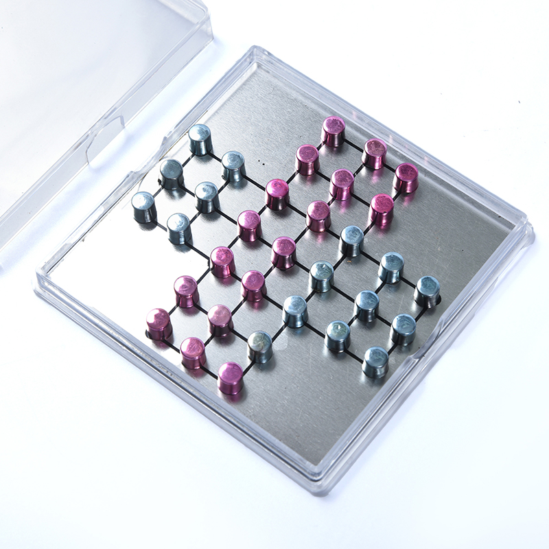 Conjunto Tic-Tac-Toe de metal magnético em caixa de acrílico transparente