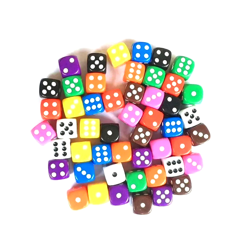Conjunto de dados variados coloridos de 100 peças em 10 cores vibrantes